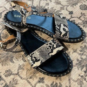 Women's SHE & IN Sandals Size 40 Black and White Snake Print Clearance